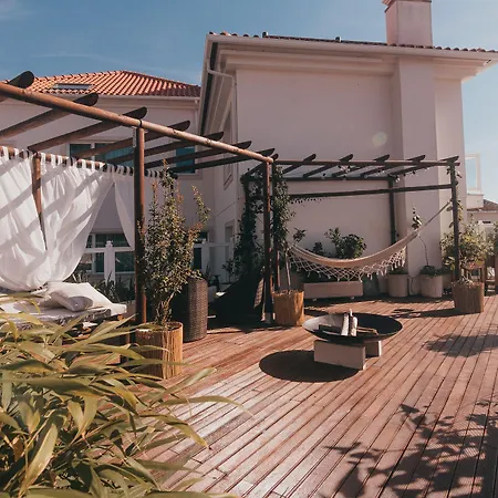 Joy House Couette-café 4*